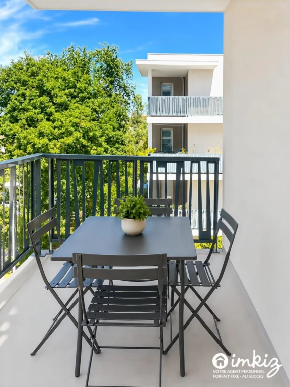 T2 lumineux avec balcon et garage 1