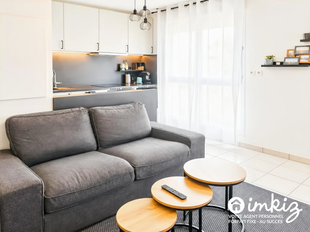 T2 lumineux avec balcon et garage 2