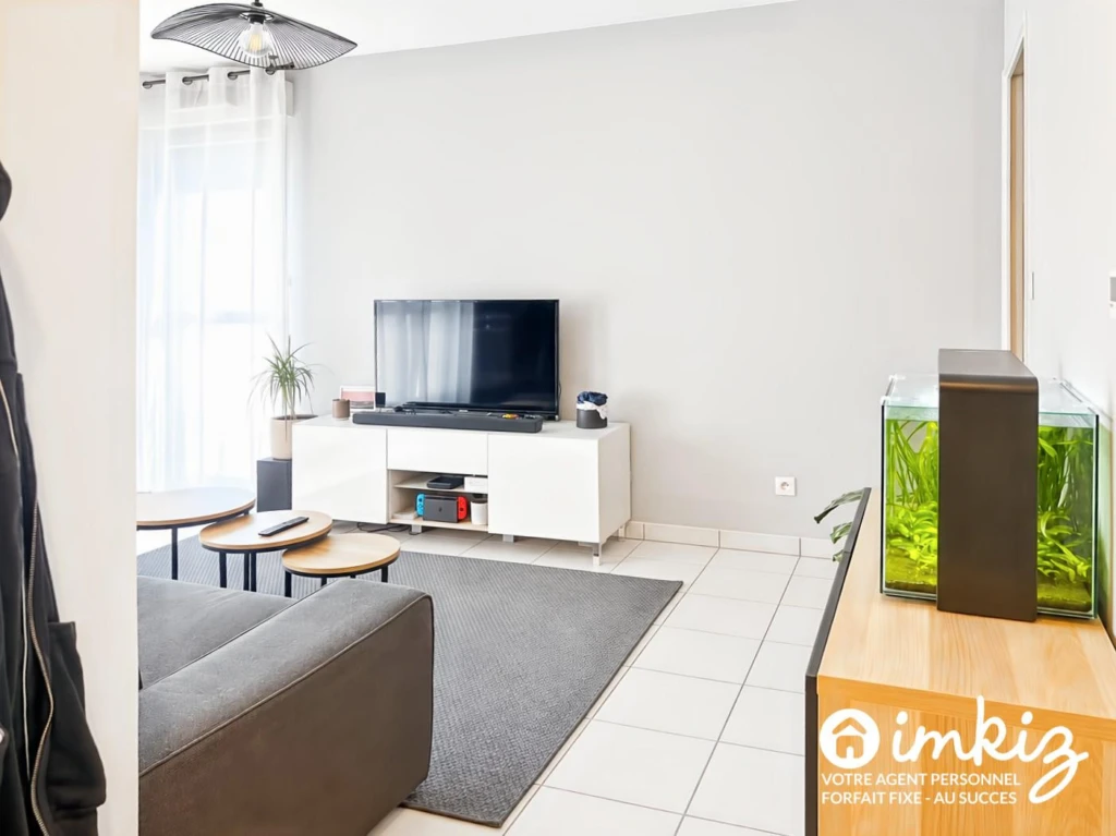 T2 lumineux avec balcon et garage 4