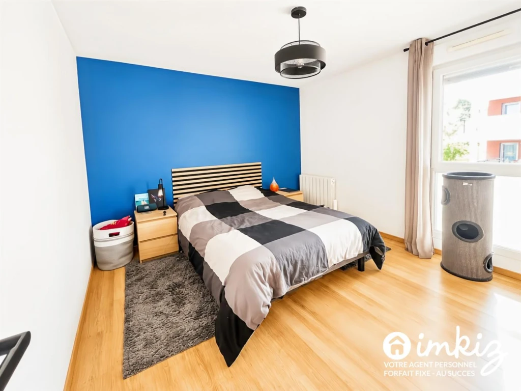 T2 lumineux avec balcon et garage 5