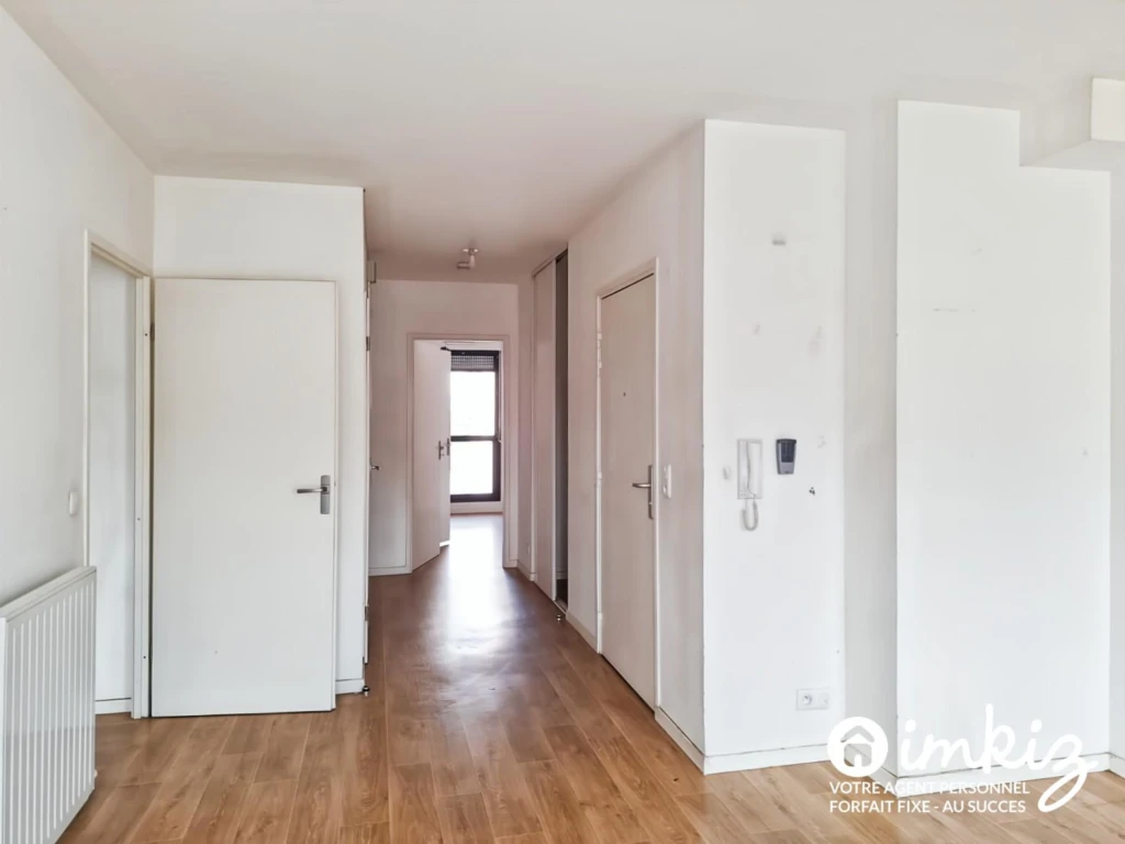 Aubervilliers – 4 pièces 79 m² traversant parking 5