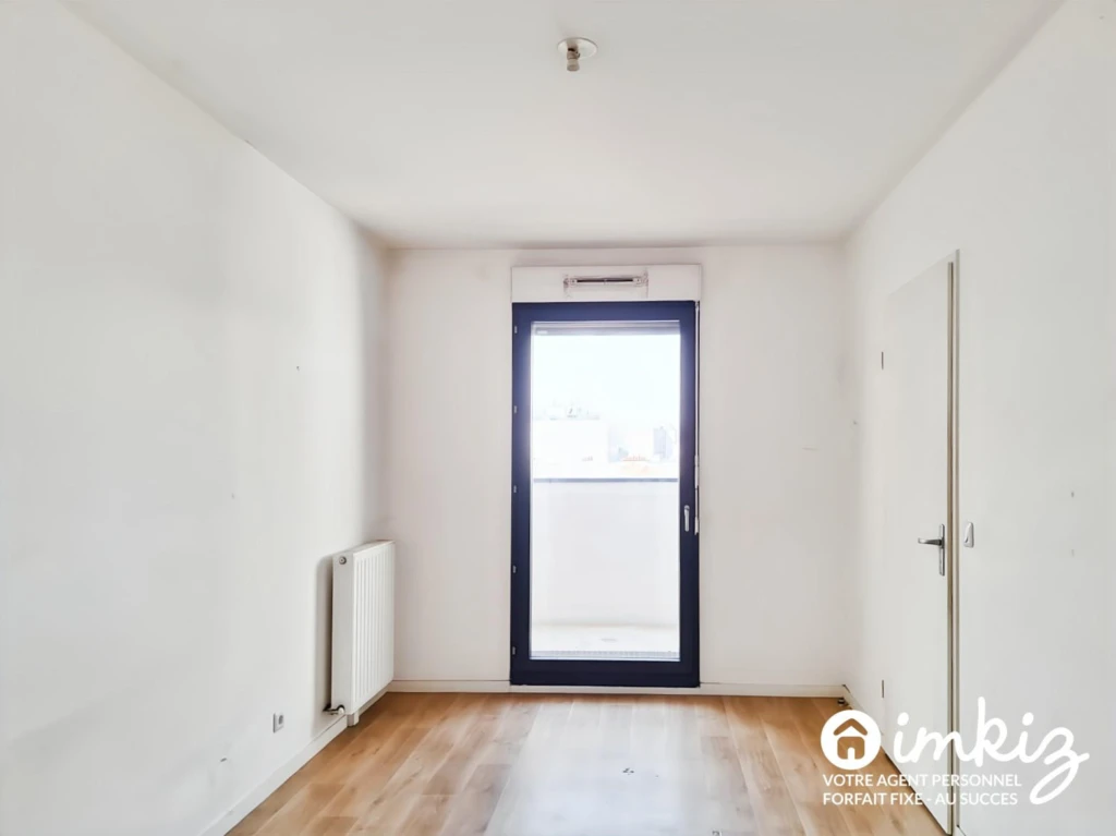 Aubervilliers – 4 pièces 79 m² traversant parking 8