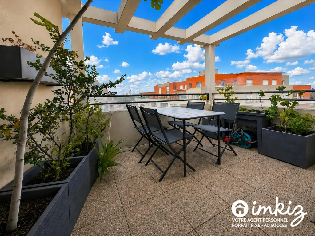Duplex 99m² rénové, terrasse - climatisé - 2 boxes 1