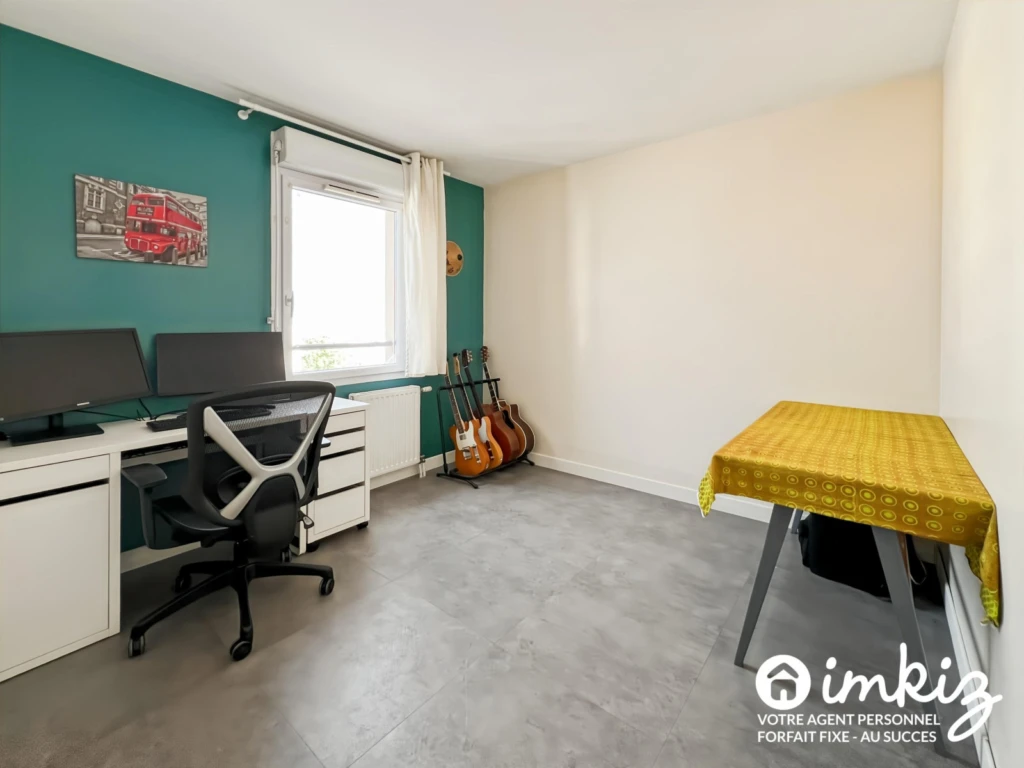Duplex 99m² rénové, terrasse - climatisé - 2 boxes 13