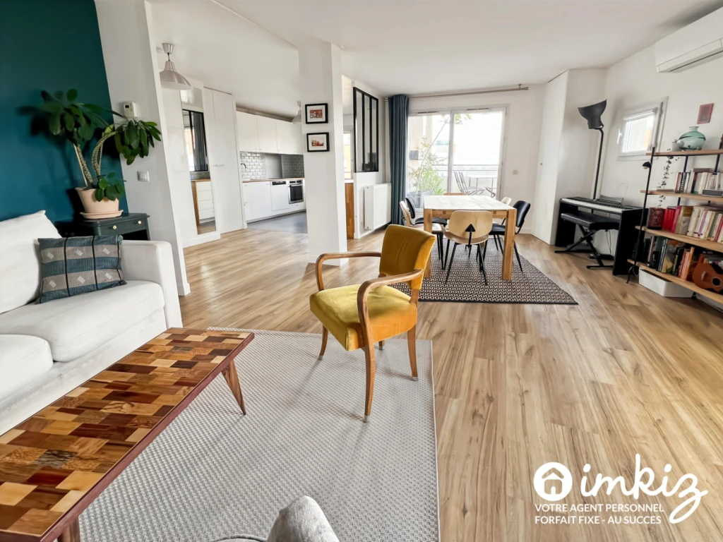 Duplex 99m² rénové, terrasse - climatisé - 2 boxes 4