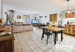 Maison de 2021, 3 chambres, avec piscine 1