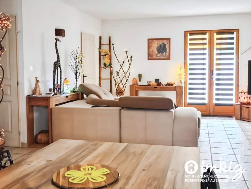 Maison de 2021, 3 chambres, avec piscine 5