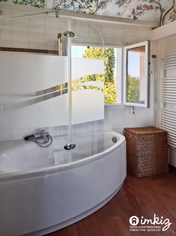 Maison familiale 6 pièces avec piscine et garage 11
