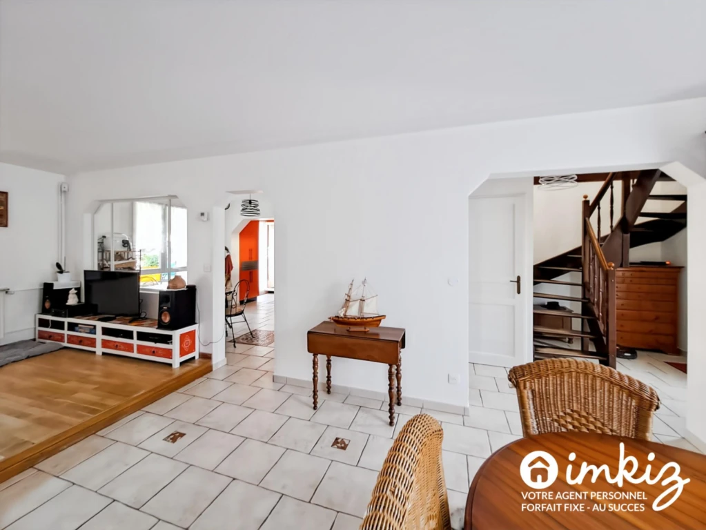 Maison familiale 6 pièces avec piscine et garage 3