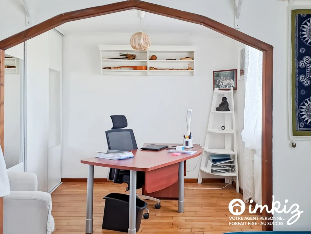 Maison familiale 6 pièces avec piscine et garage 8