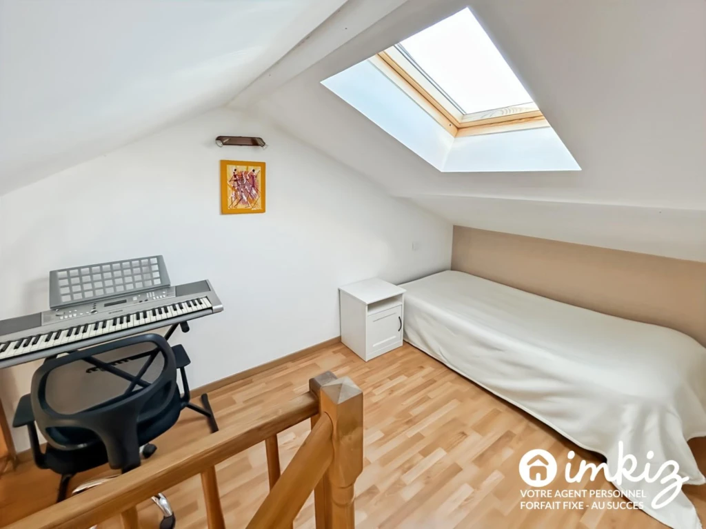 Maison familiale 6 pièces avec piscine et garage 9