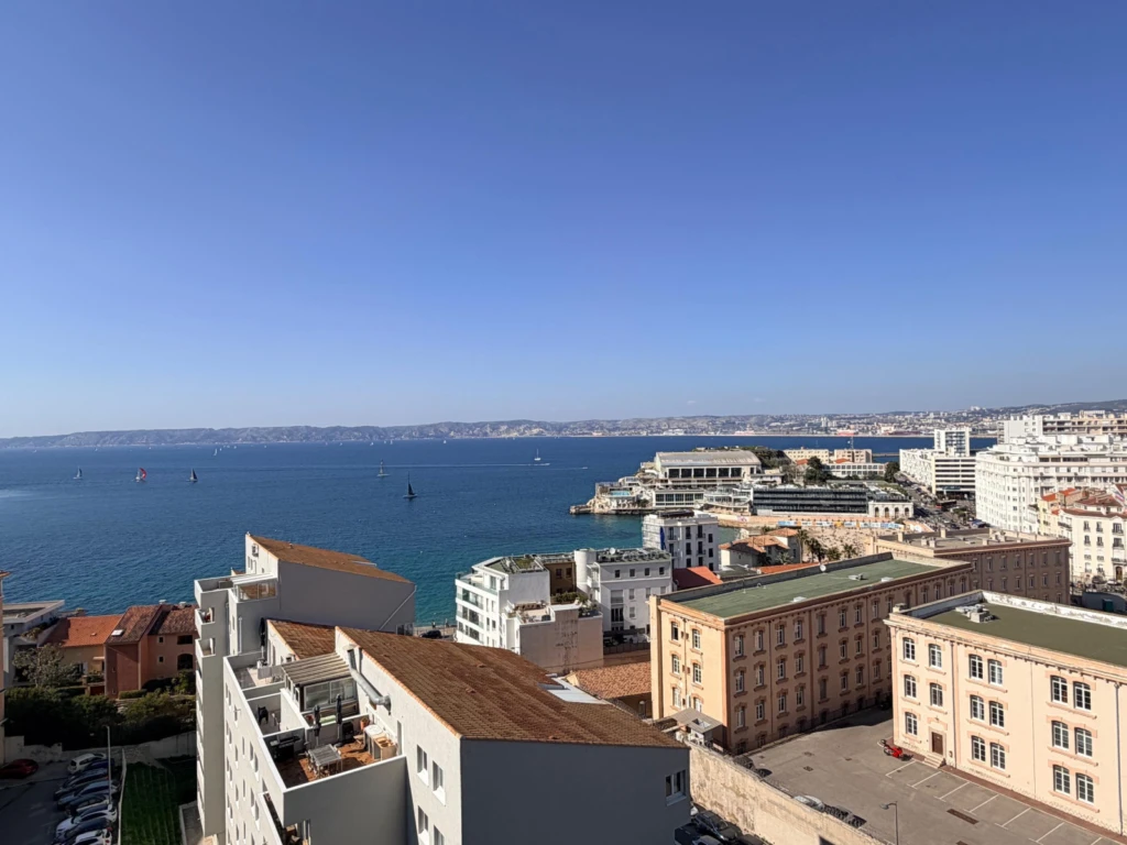 Appartement de caractère, calme, lumineux 14