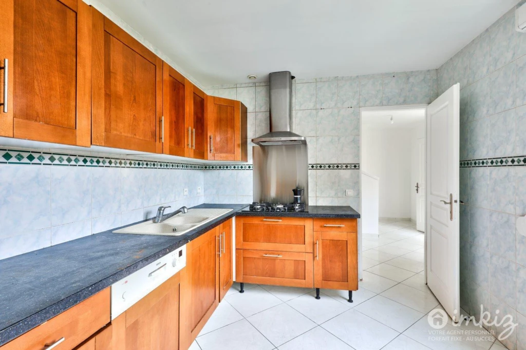 Maison 5 pièces et deux F3 indépendants 13