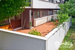 2 pièces avec grande terrasse et vue sur le bois 1