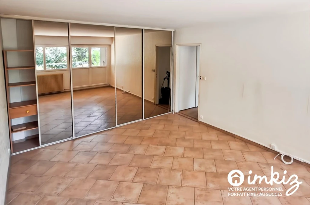 2 pièces avec grande terrasse et vue sur le bois 4