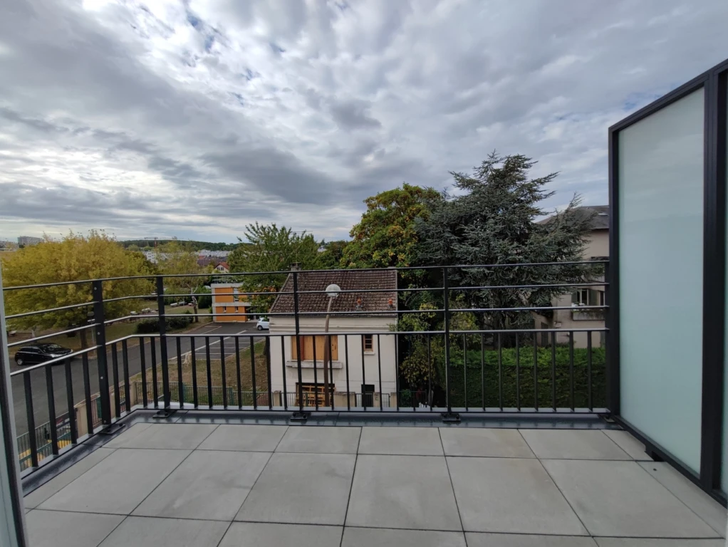 Livry à louer 3 pièces avec balcon et parking double 1