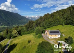 Ferme de 1826 rénovée + Mazot aménagé, 3'800m2 1