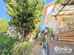 Bas de villa T3/4 jardin, terrasse, dépendances 2