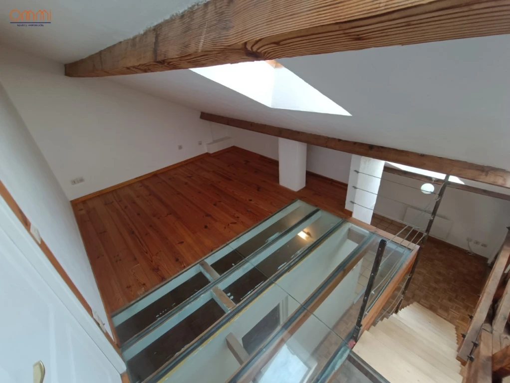 T3 atypique avec bureau et parking 4