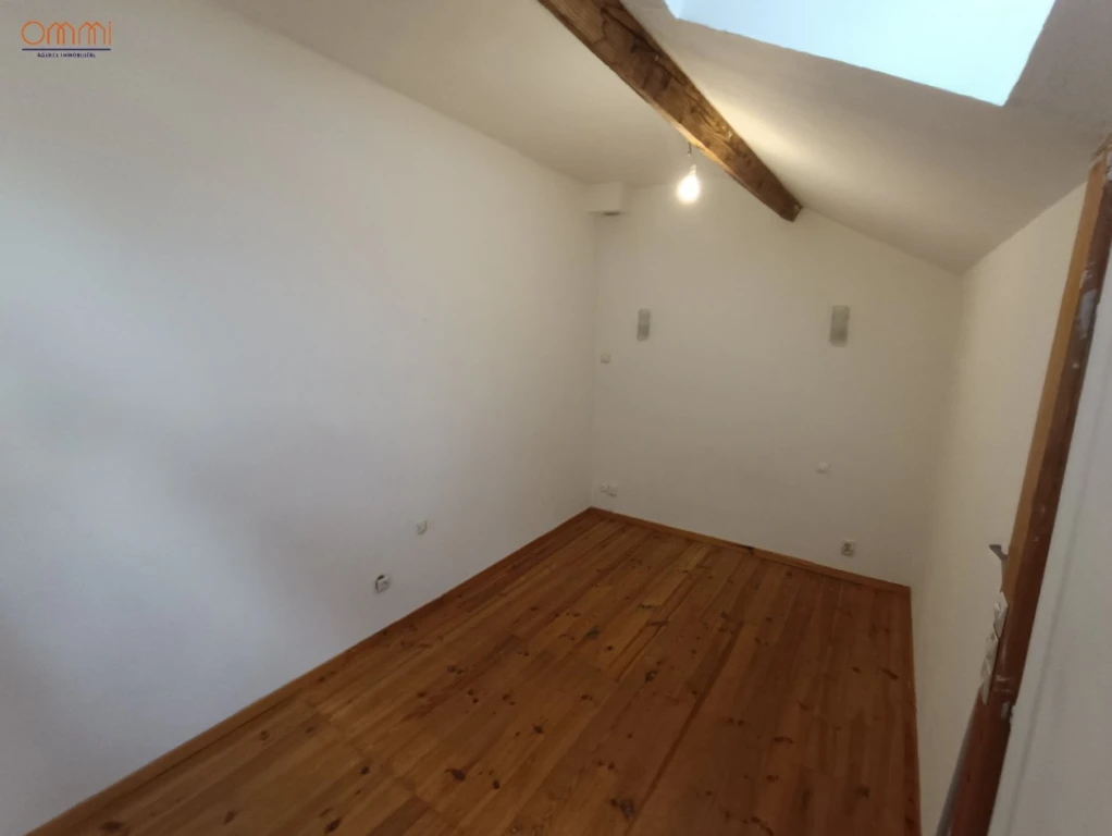 T3 atypique avec bureau et parking 10