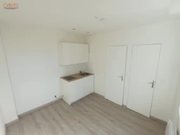 Studio non meublé 11m2 Saint-Pierre 1