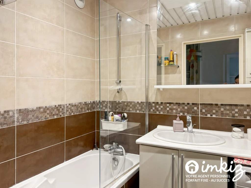 St-Maurice T5 107 m² balcon terrasse 2 parkings 12