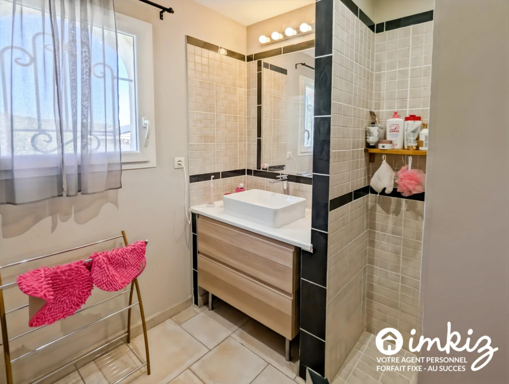 Superbe villa 5 pièces avec piscine 17