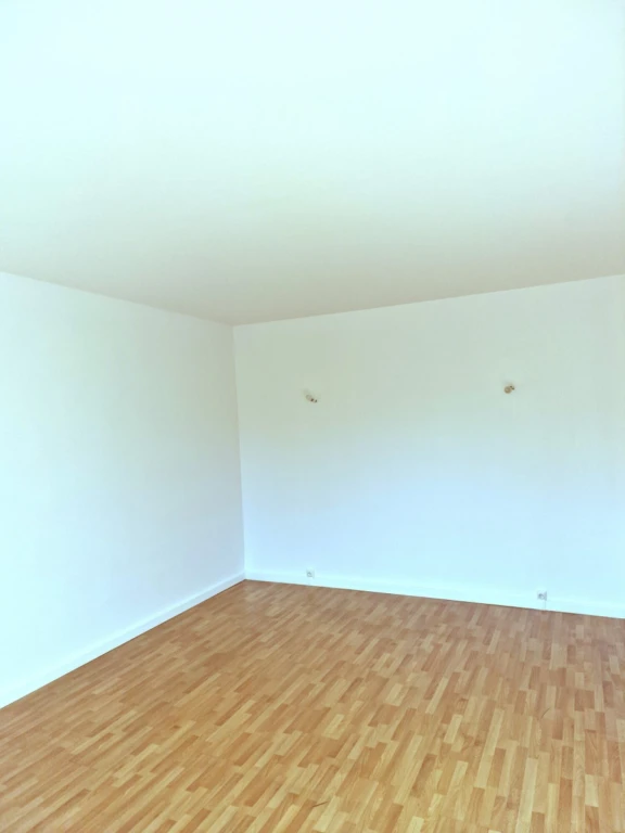 Appartement 3 pièces rénové de 63,87 m² — balcon, parking, résidence avec gardien 4