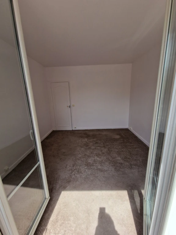 Appartement 3 pièces rénové de 63,87 m² — balcon, parking, résidence avec gardien 5