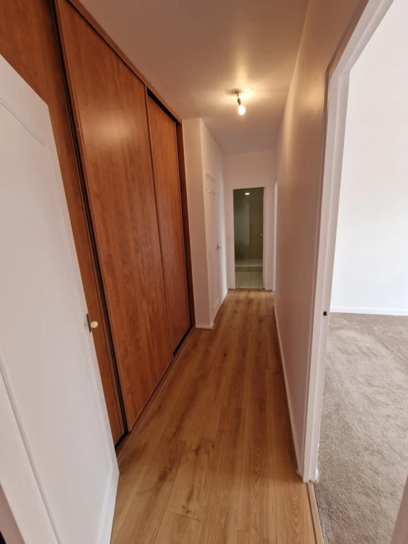 Appartement 3 pièces rénové de 63,87 m² — balcon, parking, résidence avec gardien 8