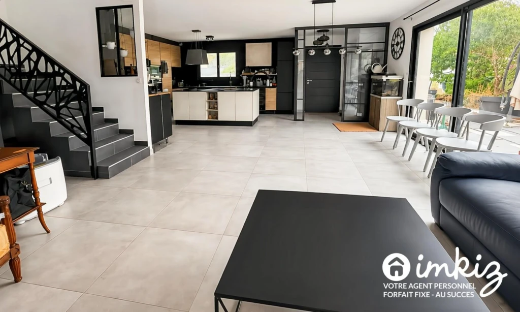 Maison moderne 6 pièces avec piscine 2