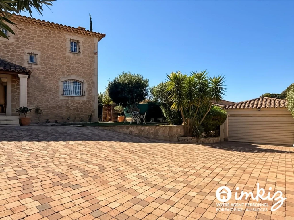 Villa T5, piscine, terrasse, garage 12