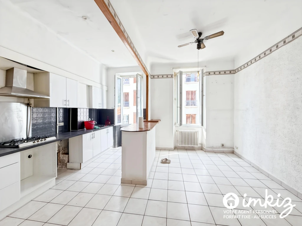 Atypique appartement + combles aménageables 5