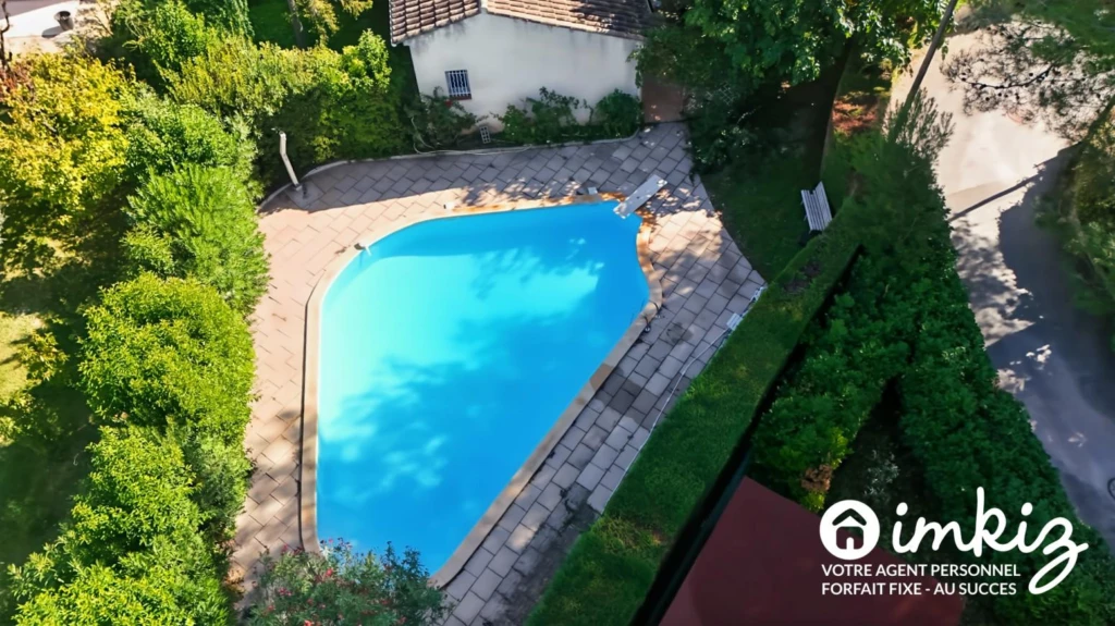Spacieuse villa familiale avec piscine et garage 2