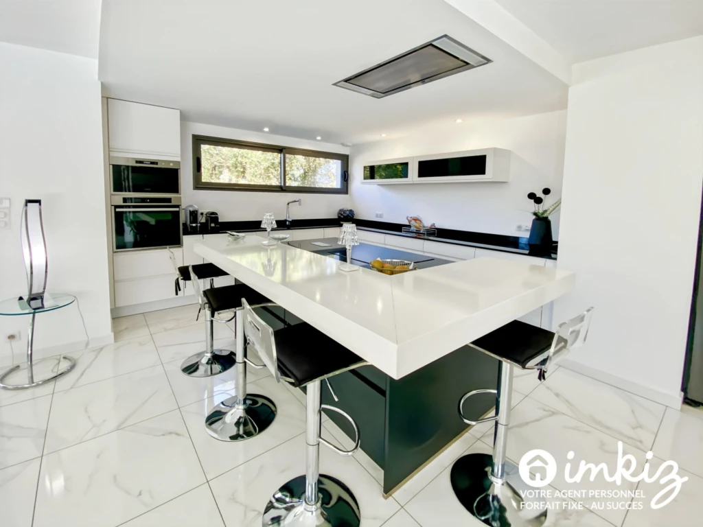 VILLA CONTEMPORAINE AUX BELLES PRESTATIONS 5