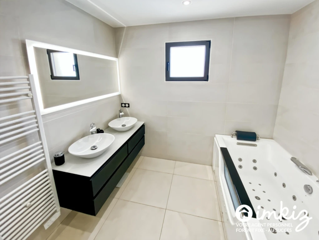 VILLA CONTEMPORAINE AUX BELLES PRESTATIONS 6