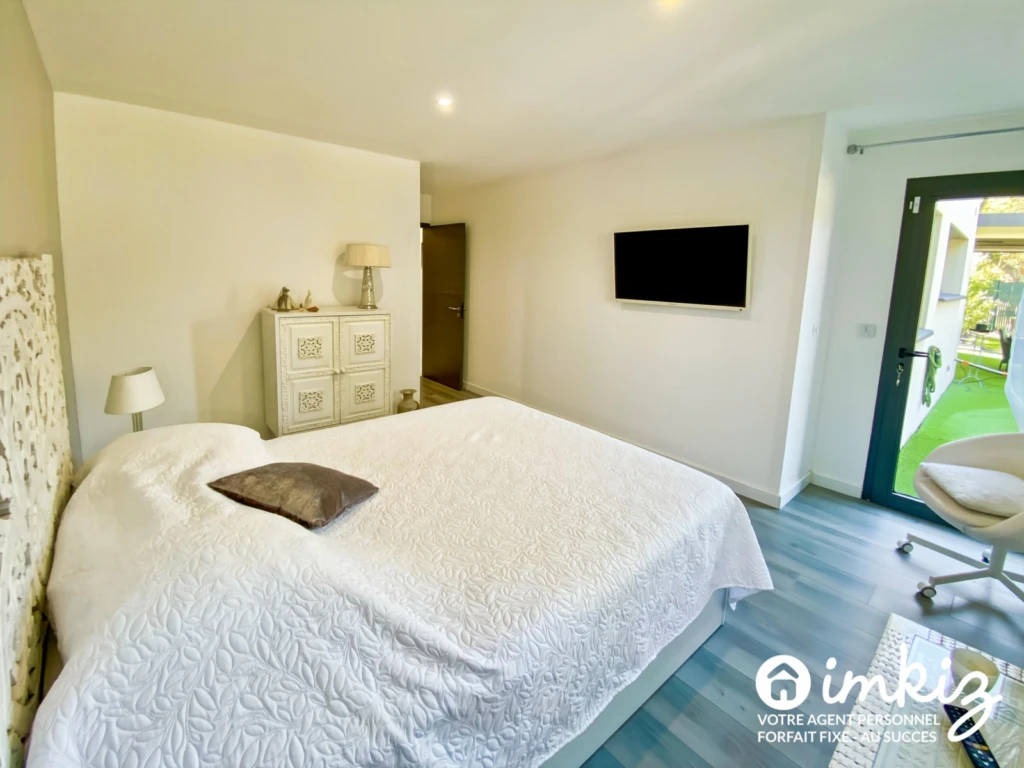 VILLA CONTEMPORAINE AUX BELLES PRESTATIONS 8