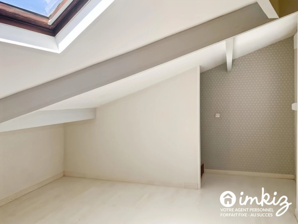 Duplex 2 pièces avec balcon, cave et parking 13