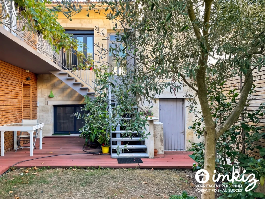 Belle maison en pierre, garage + piscine intérieur 1