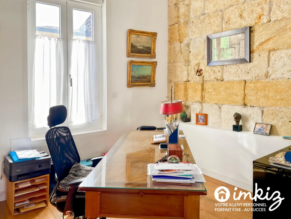 Belle maison en pierre, garage + piscine intérieur 11