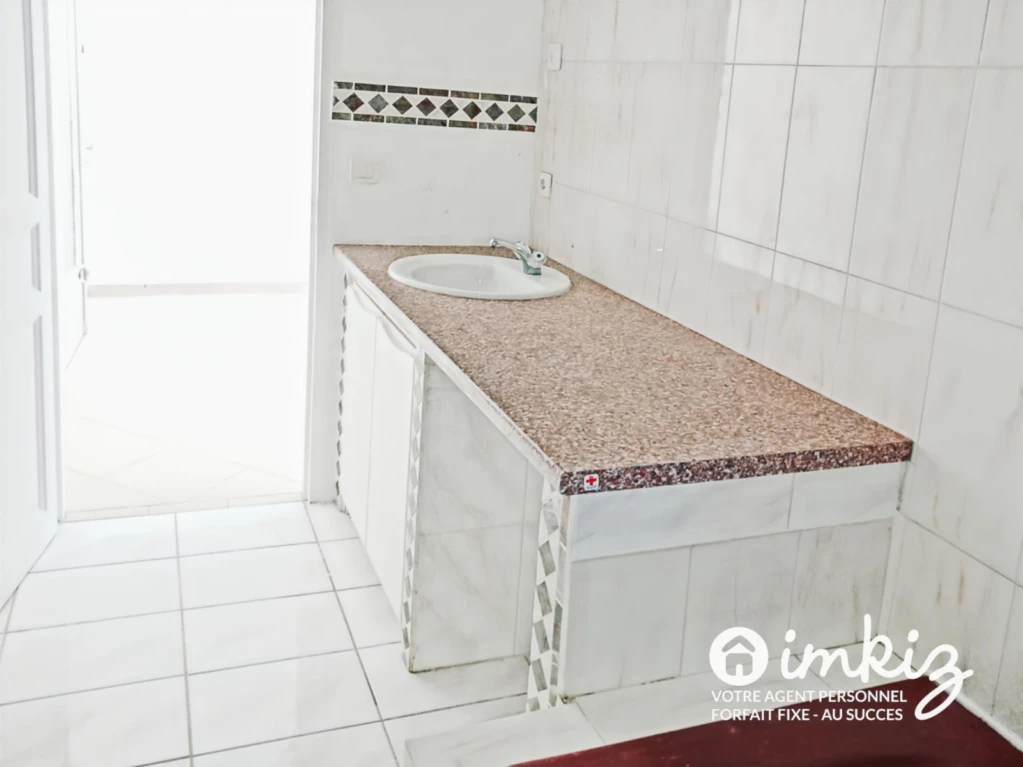 T4 de 80 m² repeint, gros potentiel 15