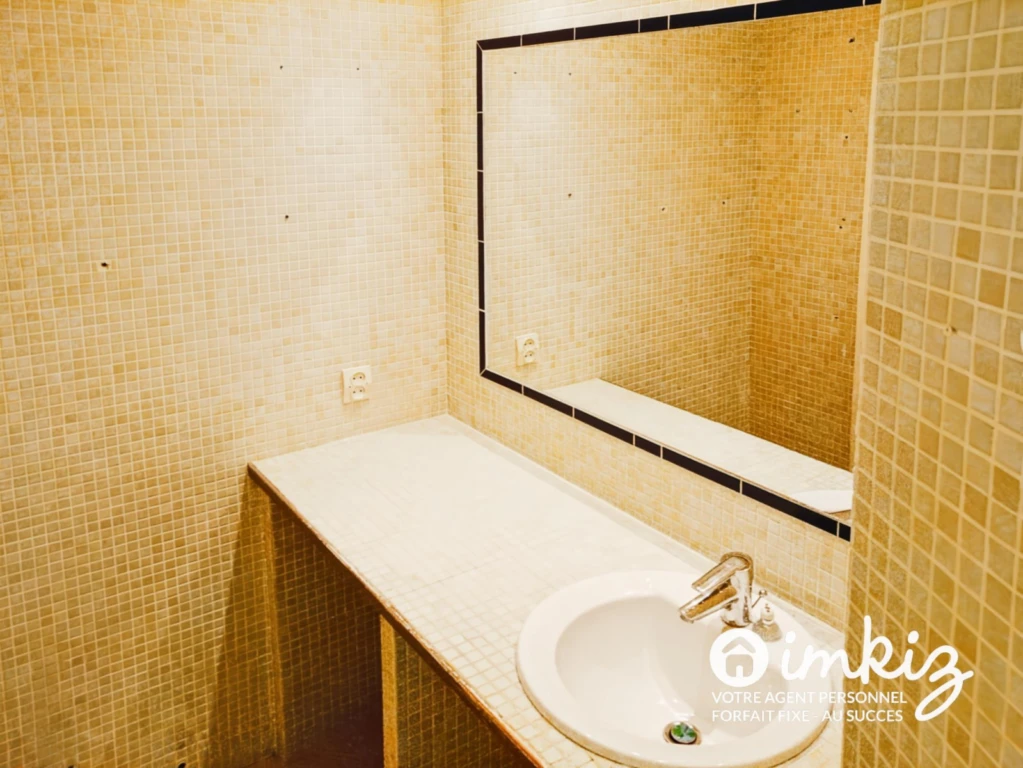 T4 de 80 m² repeint, gros potentiel 17
