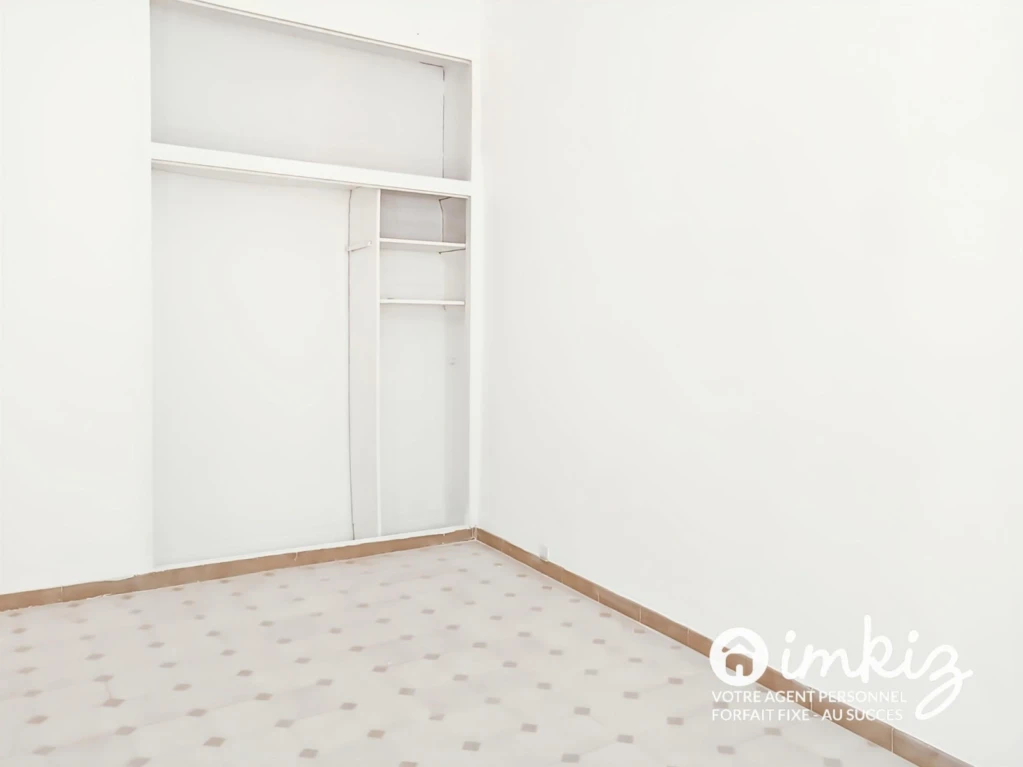T4 de 80 m² repeint, gros potentiel 11