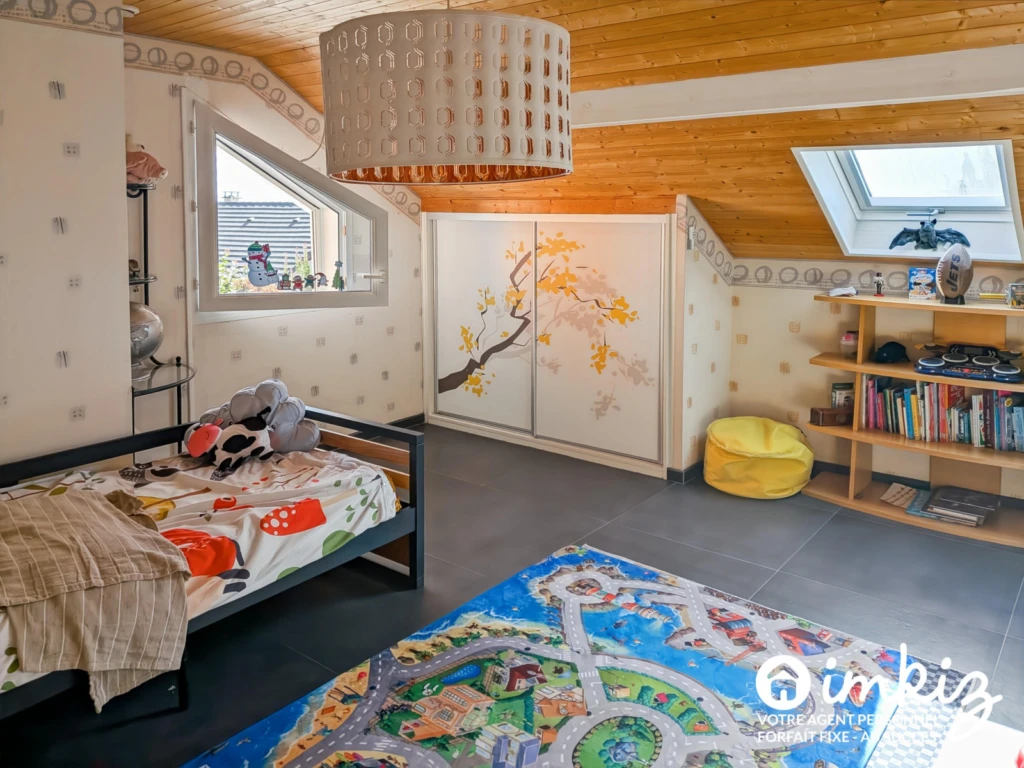 Maison familiale 178 m² avec piscine chauffée 12