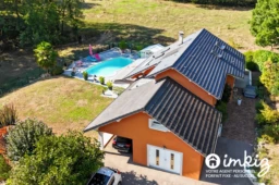 Maison familiale 224 m² avec piscine chauffée 3