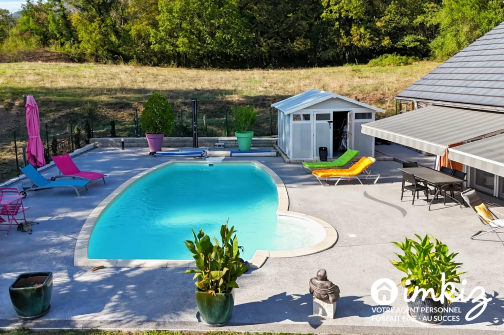 Maison familiale 178 m² avec piscine chauffée 4