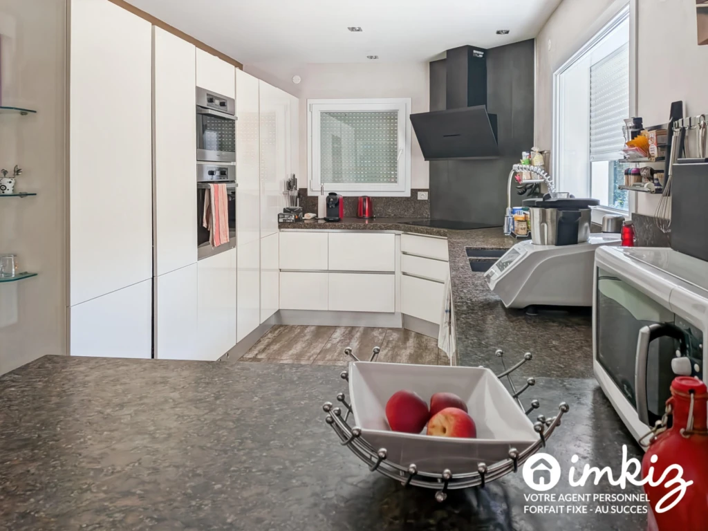 Maison familiale 178 m² avec piscine chauffée 7