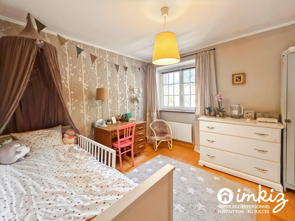 Magnifique maison familiale baignée de verdure 9