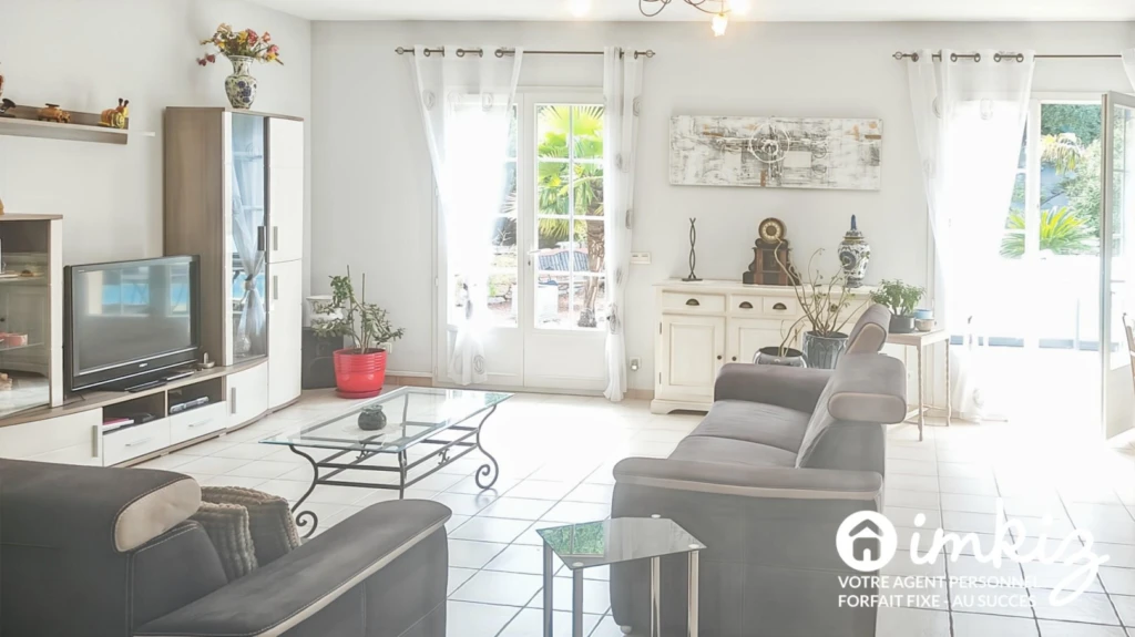 2 Maisons de plain pied de 9 et 4 pièces piscine 5