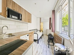 Studio rénové rue piétonne au calme 2